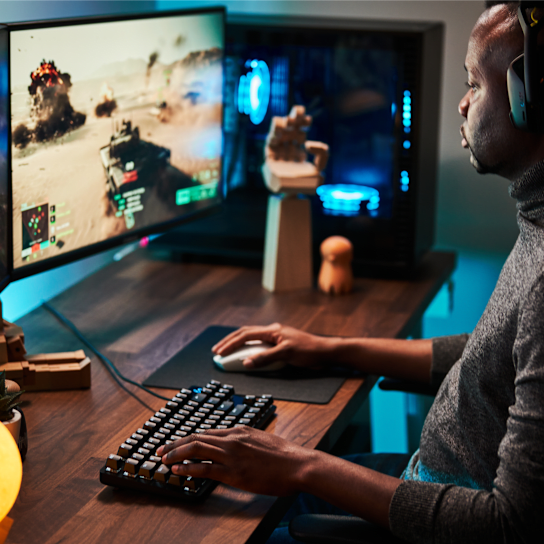 Logitech G413 TKL SE Tenkeyless Mechanical Gaming Keyboard - Tactile Switches, White LED